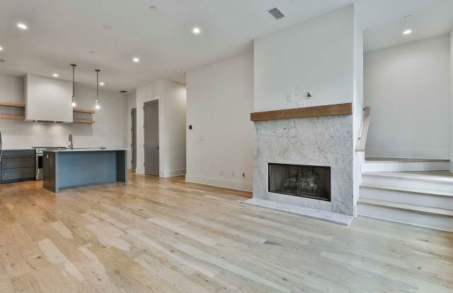 3bd Trilith Townhome with 2 Car Garage Gallery 4