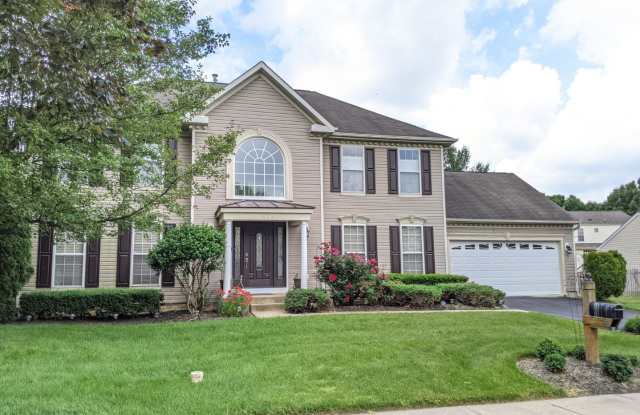 Beautiful Single Family Home in Willowbrook Community ready for you! Gallery 3