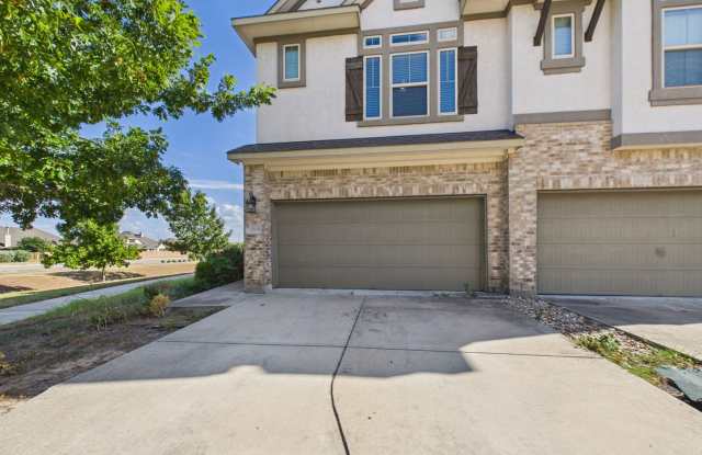 Stylish Pflugerville Townhome with Spacious Living and Modern Comfort photos photos