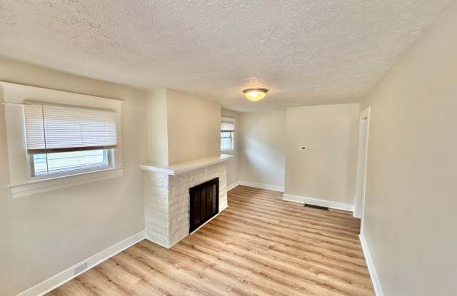 3911 Larkwood Avenue - 2 Bedroom House in Portland, Driveway, Basement, Pets OKAY! Gallery 4