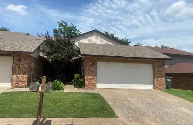 Beautiful 2 bed 2 bath home in a great location!! photos photos