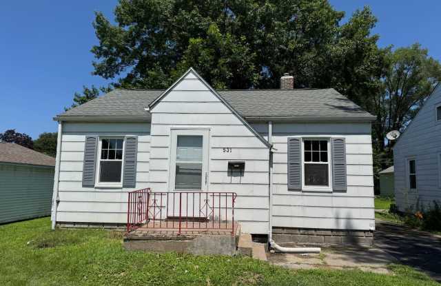 Lovely 2-Bedroom Home In Quiet Neighborhood! - 531 29th Avenue, Moline, IL 61265