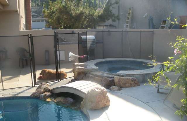 2033 Palisades Drive Gallery 2