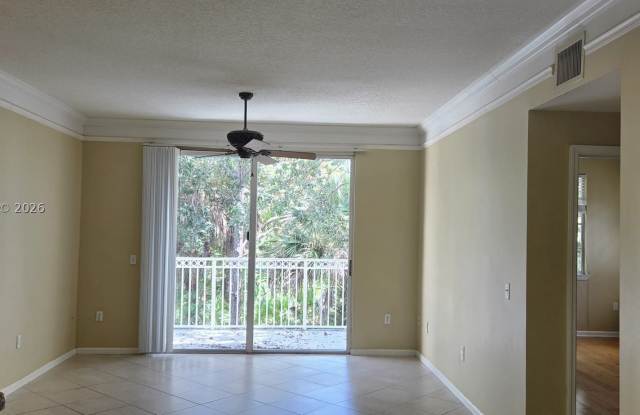 2212 Myrtlewood Cir E Gallery 2