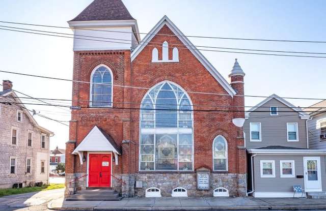 20 S WASHINGTON Street - 20 South Washington Street, Boyertown, PA 19512