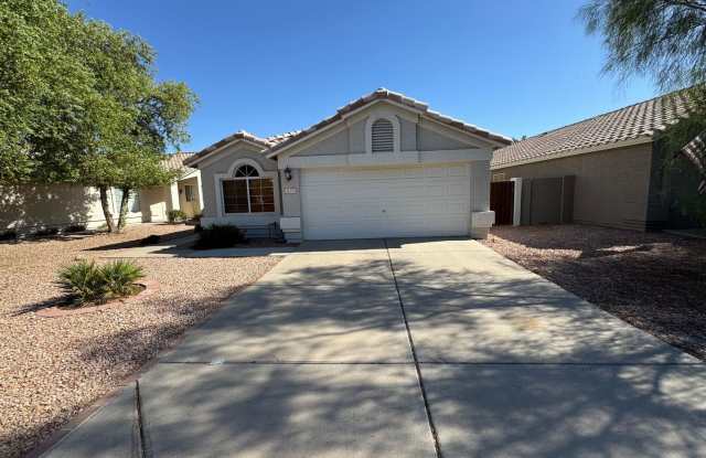 3 Bedroom - 2 Bath - 1515 Sq. Ft. - in Gilbert, AZ - 879 West Sierra Madre Avenue, Gilbert, AZ 85233