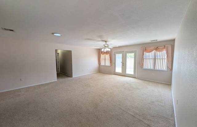 Spacious 3-Bedroom Duplex with Modern Comforts and Room to Roam! Gallery 4