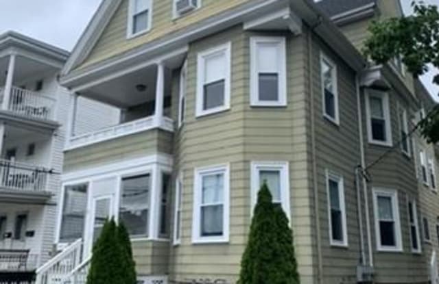 33 Winona Ave - 33 Winona St, Brockton, MA 02301
