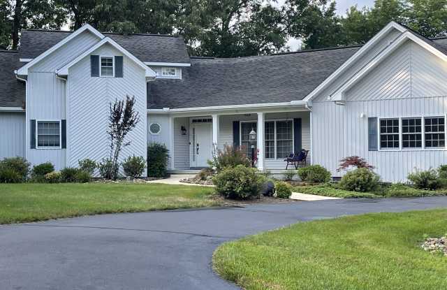 1274 Arrowhead Dr - 1274 Arrowhead Drive, Lake Tansi, TN 38572