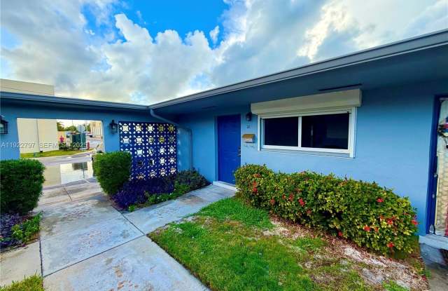 1821 N 17th Ct photos photos