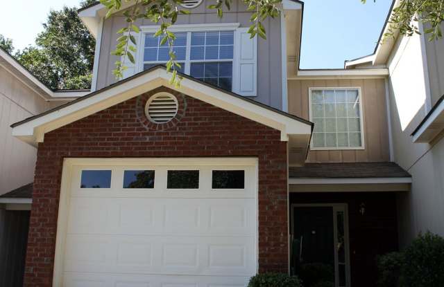 Available NOW- 107 Woodrun Dr-1/2 Off first month rent with a 12-month lease photos photos