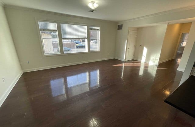 2001 Hudson Terrace Gallery 3