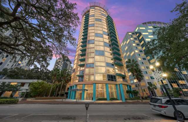 Downtown Orlando One Bedroom with Lake Eola View * * Modernized Waverly Condo - 233 East Central Boulevard, Orlando, FL 32801