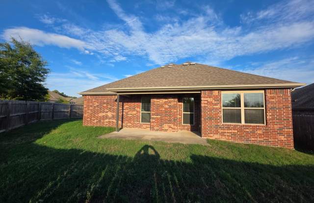Nice 3 bedroom 2 bath home Gallery 3