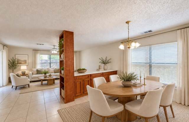 4927 Kenton Lake Gallery 3