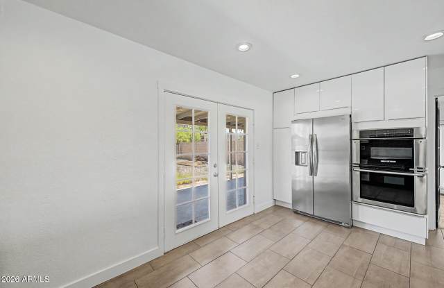 6713 E LATHAM Street Gallery 4