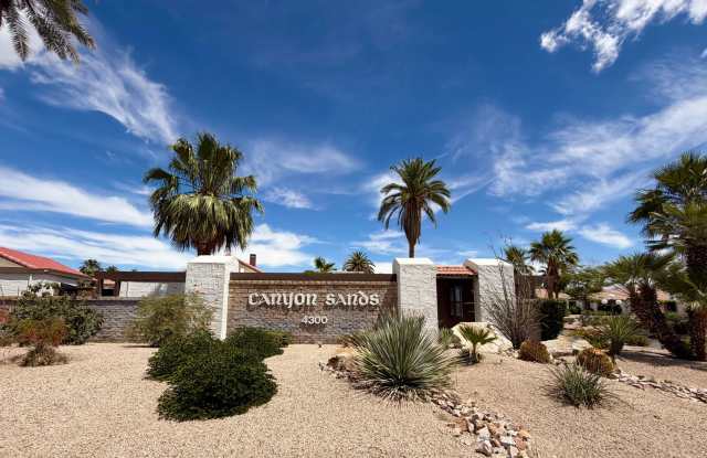 AVAILABLE NOW!! 3 Bedroom 2.5 Bathroom House in Palm Springs! photos photos