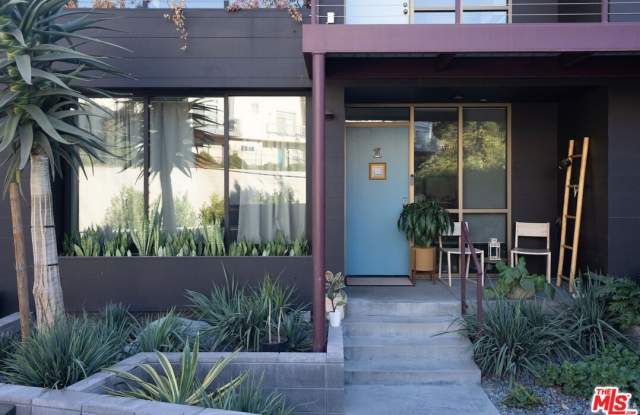 2811 Waverly Dr Gallery 1