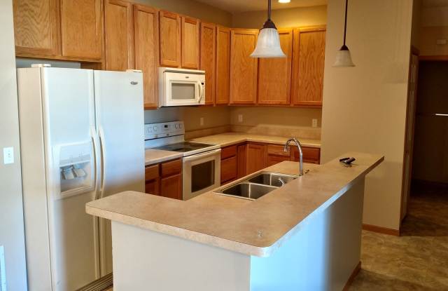 2 br plus den  3 bath townhome Gallery 3