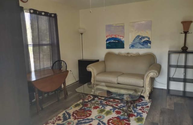 943 SE Mayo Dr photos photos