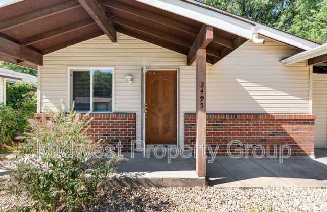 2495 Lindsay Lane photos photos