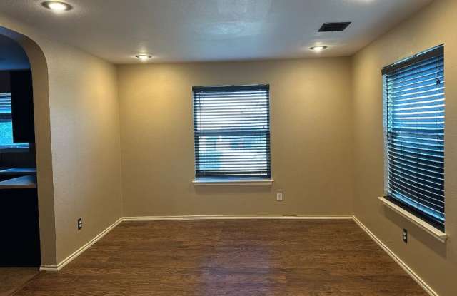9030 Sahara Woods Gallery 3
