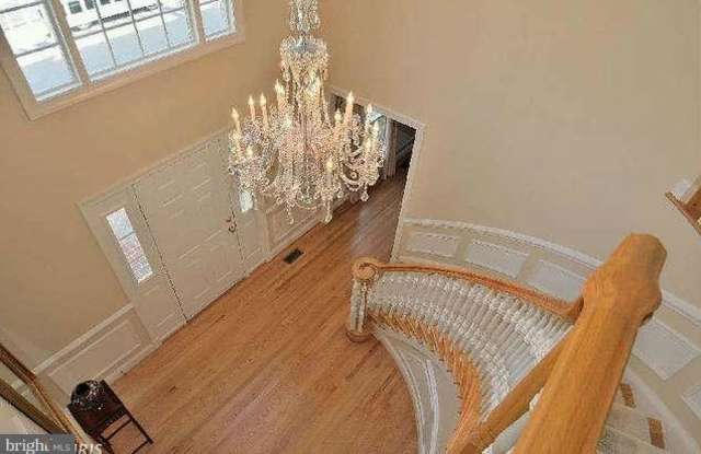 5931 FAIRVIEW WOODS DRIVE Gallery 2