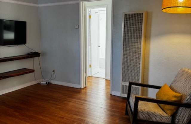 4447 Dawson Avenue - 1 photos photos