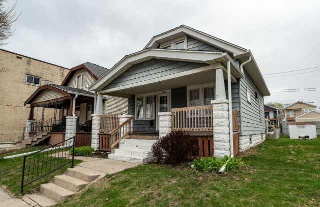 3 Bedroom Single Family Home in West Allis photos photos