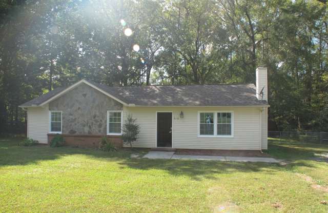 Charming, move-in ready one story Ranch style home located in Waxhaw! photos photos