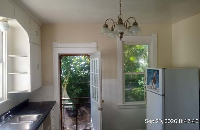1441 Prouty Ave - 2 beds and 1 bath Gallery 4