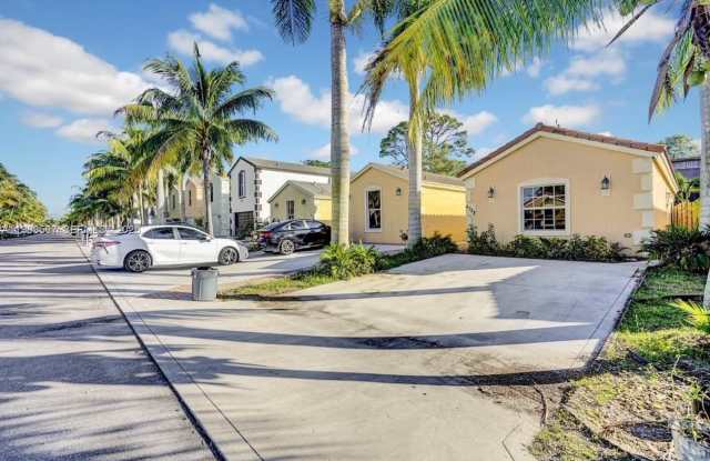 4728 Clemens St photos photos