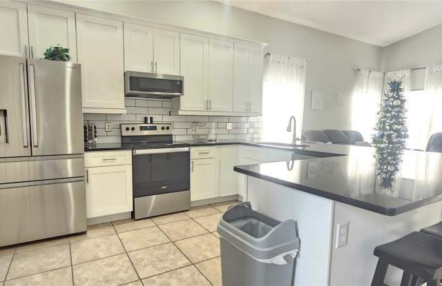 179 EMERALDVIEW Avenue Gallery 2