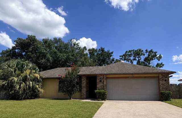 Spacious Home with Large Yard and Central Location! Close to Major Shopping and Dining! photos photos