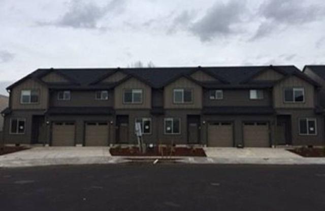 7653 NE 31st Cir 2 - 7653 Northeast 31st Circle, Vancouver, WA 98662