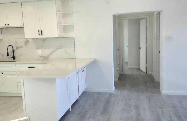 517 W. Main Street - 45 photos photos 517 W. Main Street - 45 photos photos