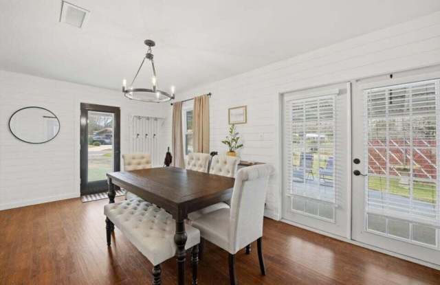 205 NW Baker Avenue photos photos