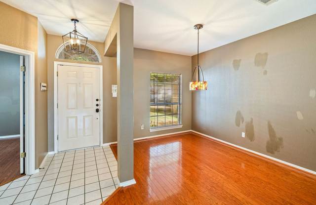 4 bedroom, 2 bathroom home in South Austin! Gallery 4