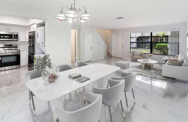 2590 Coral Springs Drive Gallery 1