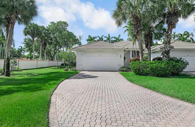9543 Crescent View Drive N photos photos