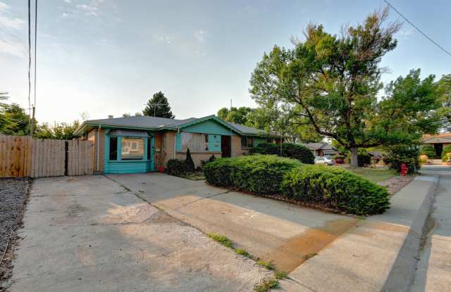 Beautiful Brick Ranch Home in a Corner Lot! Gallery 2