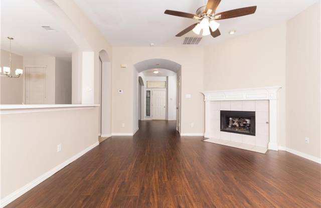 3140 Kings Canyon Drive Gallery 2