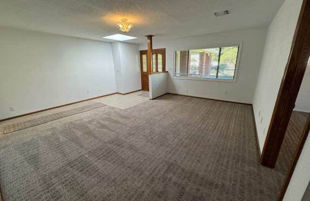10246 Victoria Ave. Gallery 2