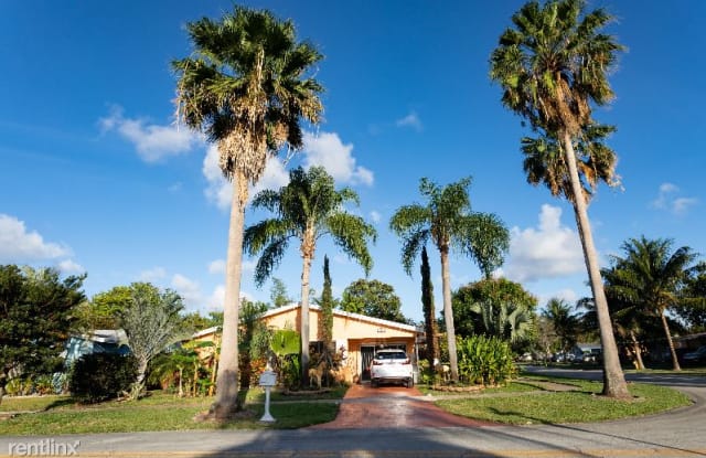 351 SW 66 Ave - 351 Southwest 66th Avenue, Pembroke Pines, FL 33023
