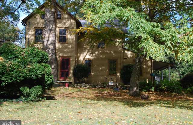 222 INDIAN LANE - 222 Indian Lane, Delaware County, PA 19063
