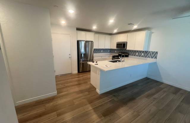 3 bedroom Townhome- Northwest Gallery 3
