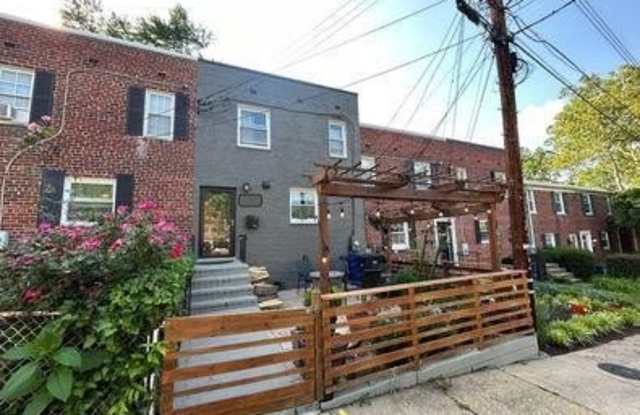 250 BURGESS AVENUE - 250 Burgess Avenue, Alexandria, VA 22305