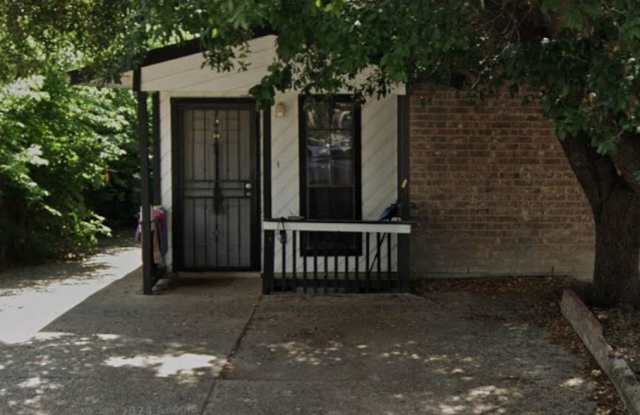 324 S San Eduardo Ave - 324 South San Eduardo Avenue, San Antonio, TX 78237