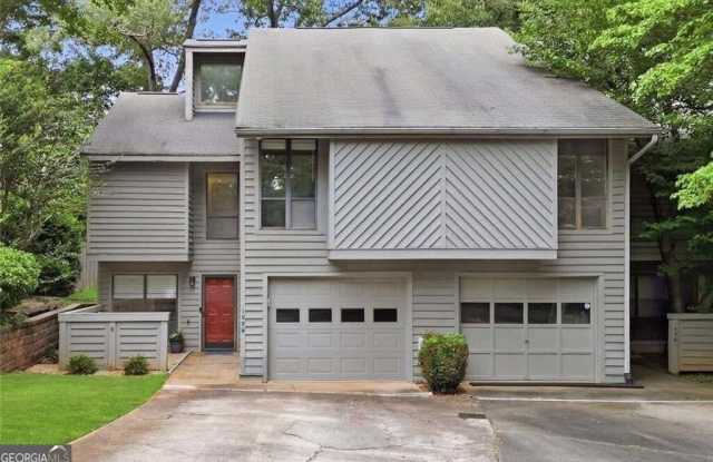 1098 Creatwood Place SE Gallery 1