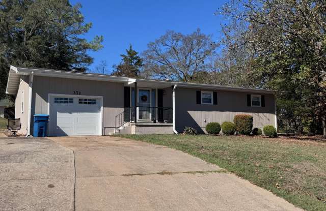 371 Greenbrier Drive Gallery 1